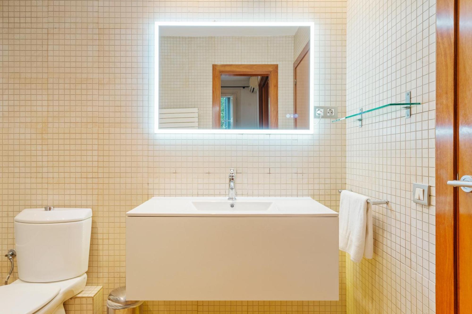 Quiet, Vibrant 2 Bedroom In Pedestrian Eixample Apartamento *