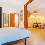 Quiet, Vibrant 2 Bedroom In Pedestrian Eixample