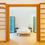 Quiet, Vibrant 2 Bedroom In Pedestrian Eixample