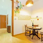 Quiet, Vibrant 2 Bedroom In Pedestrian Eixample