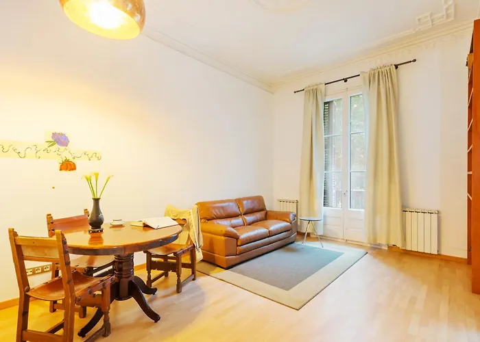 Quiet, Vibrant 2 Bedroom In Pedestrian Eixample
