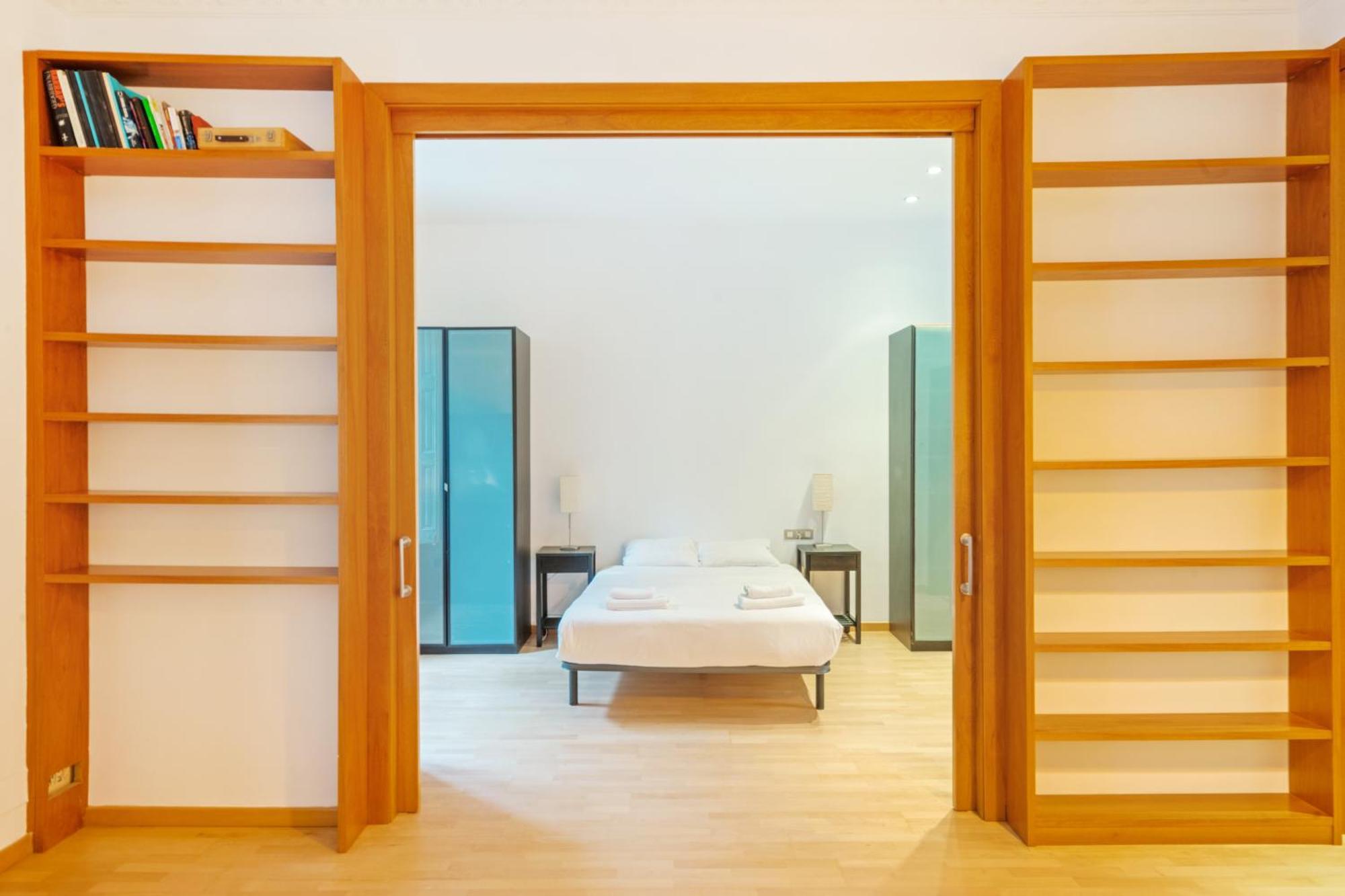 Apartment Quiet, Vibrant 2 Bedroom In Pedestrian Eixample